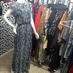 White House Black Market Black and White Maxi Dress